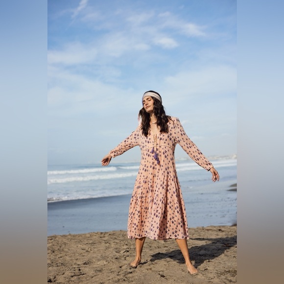 New with tags Gorgeous Blue Boheme Floral Midi Dress with Tassel Detail size S/M - Picture 5 of 8